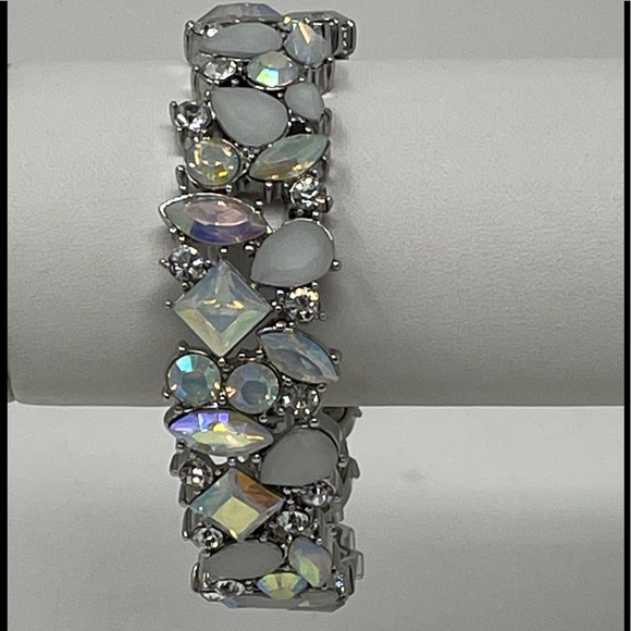 Silver Tone Cluster Stone Stretch Bracelet - Picture 2 of 5